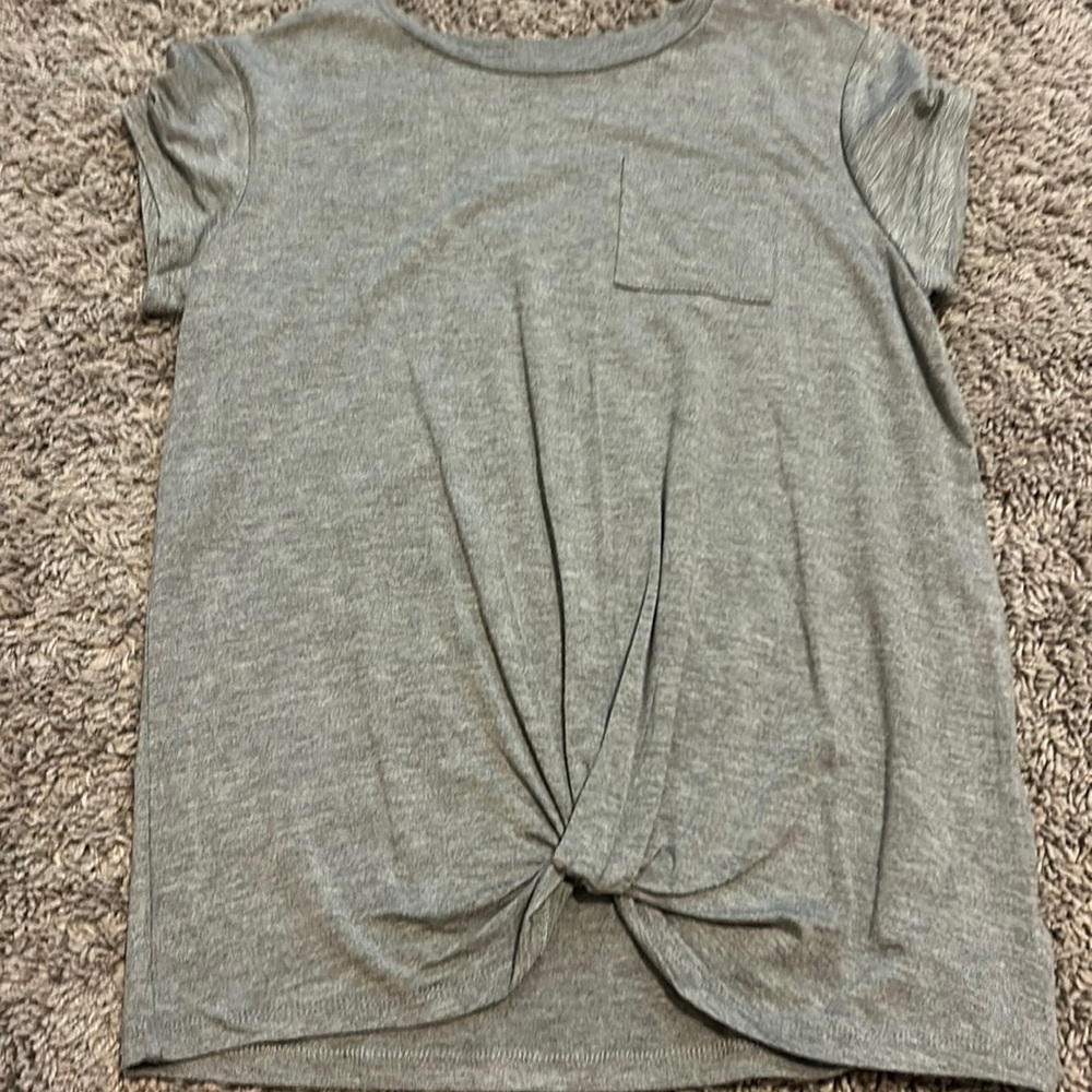 Girls grey tee knot tee.